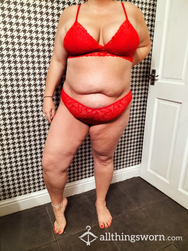 Offer £12.00 Red Lace Bralette And Panties