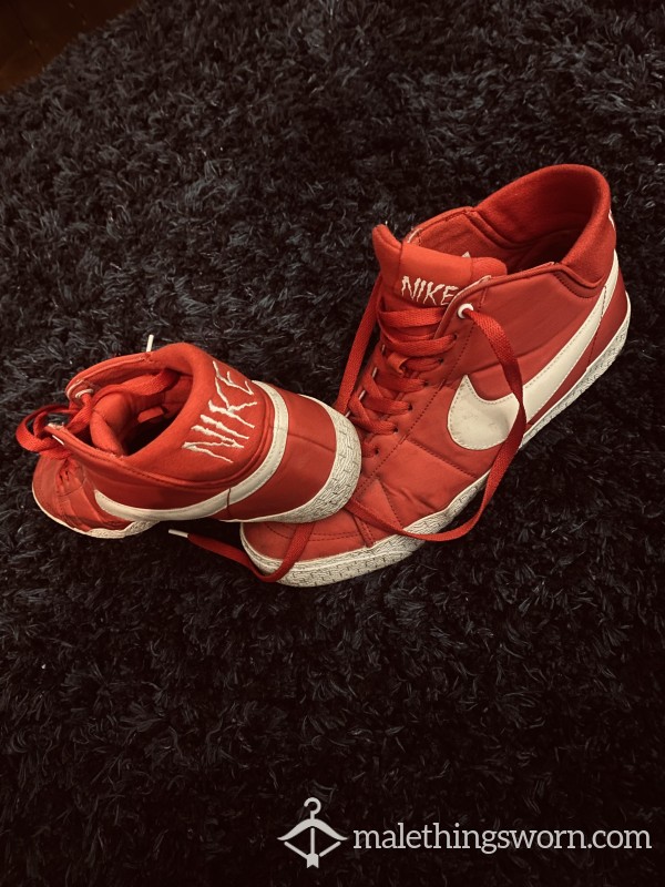 Red Nike High Dunks 👟