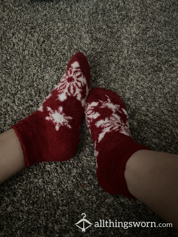 Red Snowflake Fuzzy Socks
