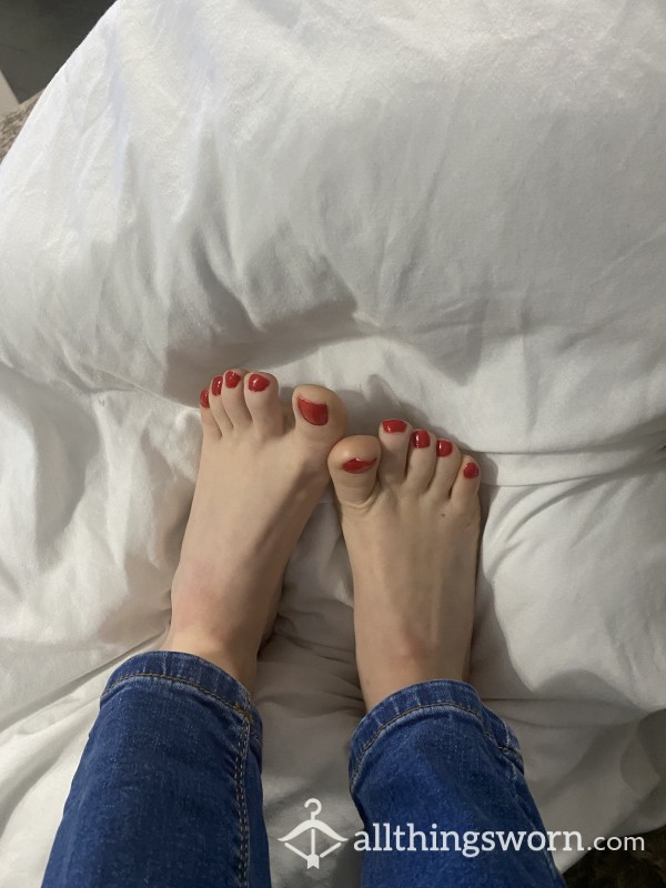 Red Toe Nail Feet Pics