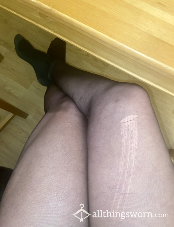 RIPPED TIGHTS