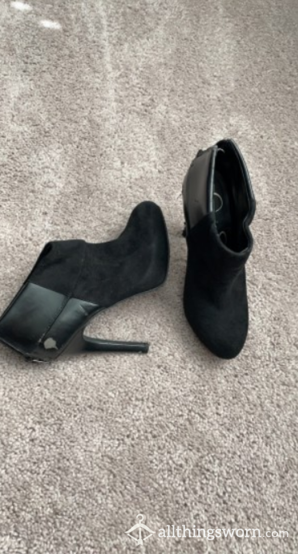 Roxie Rae's Worn Size 5 Black High Heels Bootie Boots