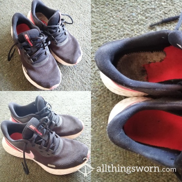 SMELLY Running Trainers - Incredibly Well Used!