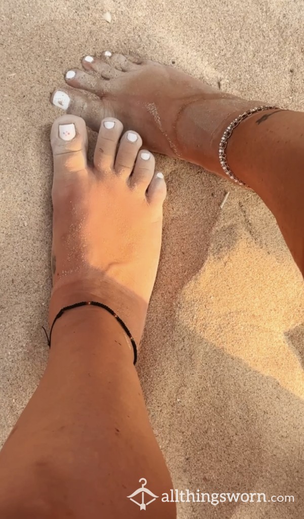 Sand Play Clip With My Bestie 🏝️💦🦶🏼
