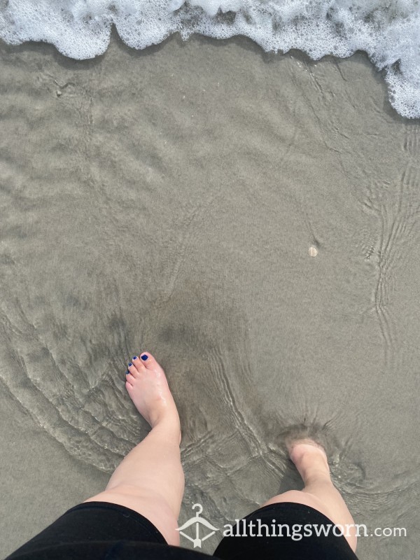 Sandy Toes At The Beach 💦