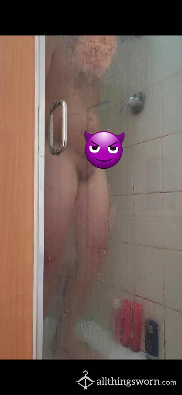 Secretly Spying On My Man Wanking In The Shower