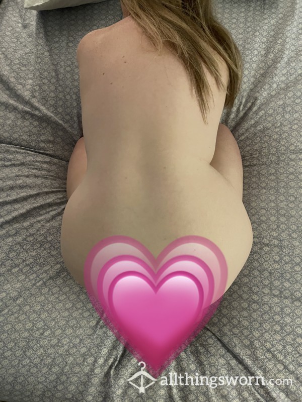 See My Pretty Pink Plug In My Tight Little Ass 💗