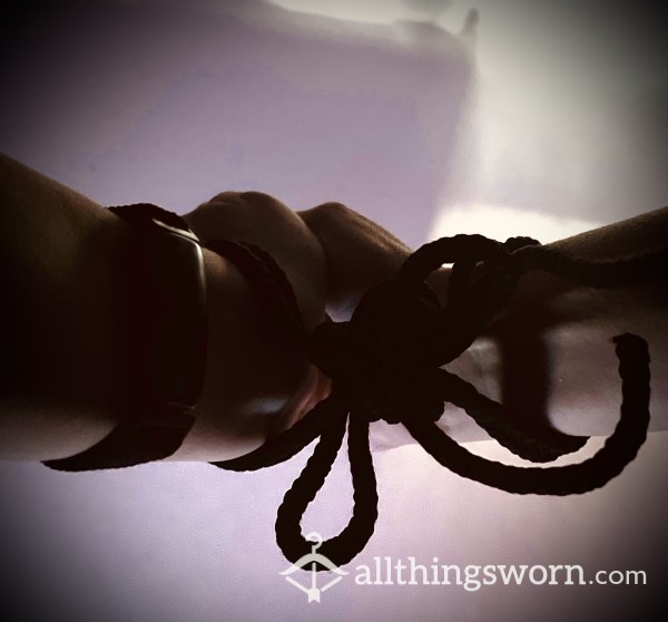 Self-tied Cuffs With Quick Release