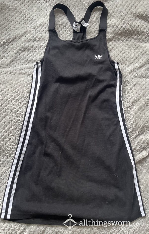 SELLERS AND BUYERS🌸 WORN TWICE ADIDAS SPORTS DRESS🖤