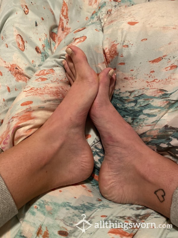 Selling Sexy And Dirty  Feet Photos And Videos