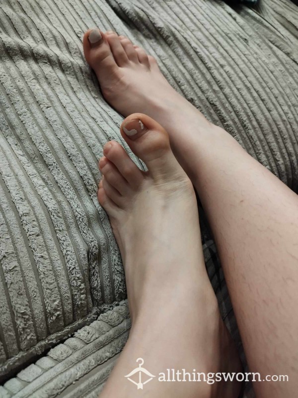 Send Me For A Much-needed Pedi And Receive Custom Content Just For You <3