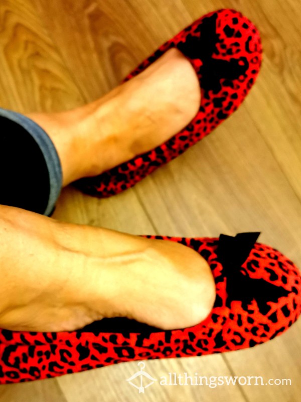 Sexy Red Cute Smelly As Hell Slippers. Wet & Sticky Size 7uk 🔥🔥£20