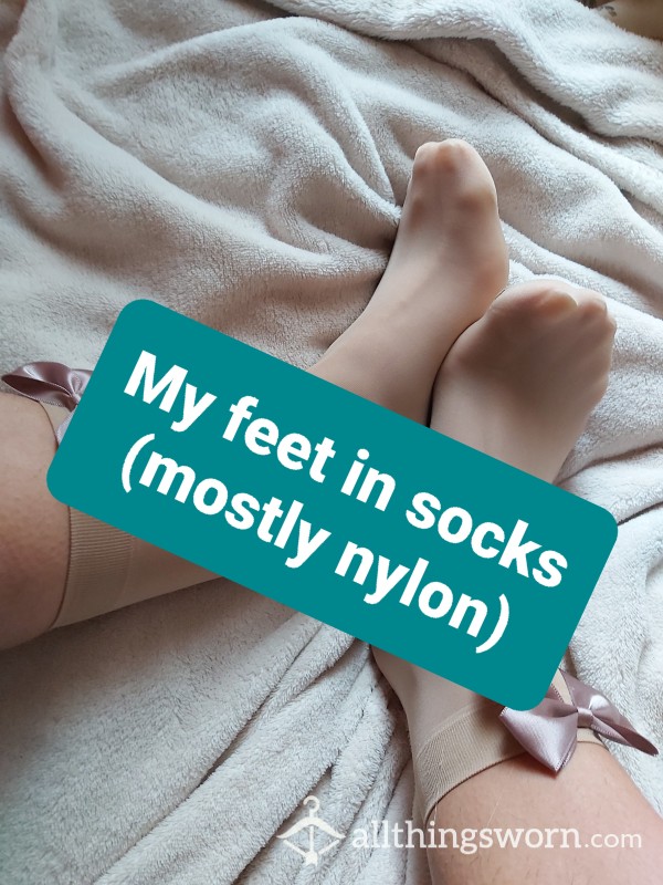 Sexy Feet In Different Socks