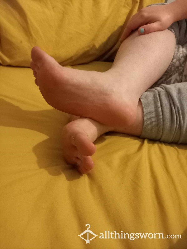 I Know You’re Jealous That You Can’t Touch My Sexy Feet😘