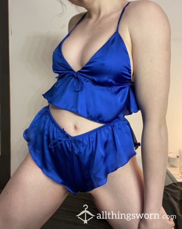 Sexy In Blue Lingerie Before Bed