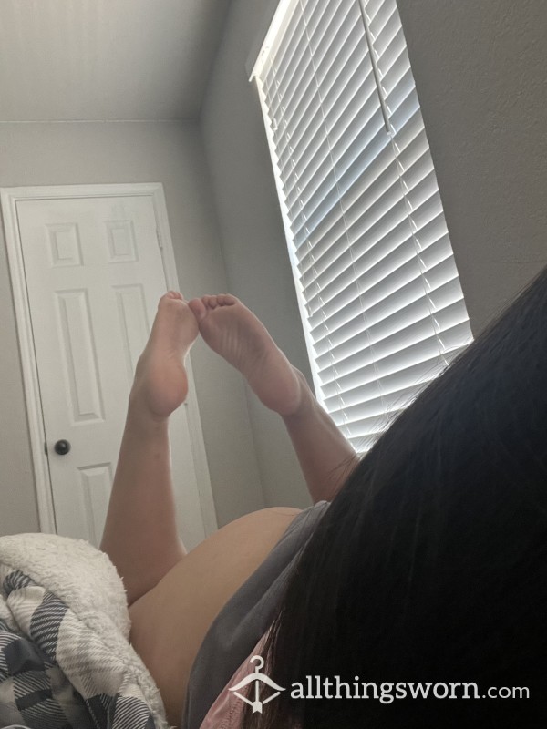Sexy Latina Feet Photo Set 🦶🏼