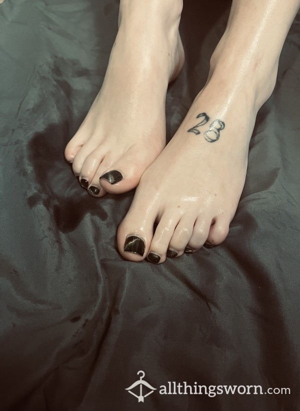 Sexy Oiled Feet Videos/pictures