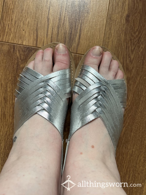 🤍 Silver Crossover Sandals 🤍