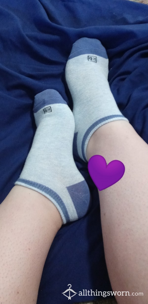 Simple Ankle Socks On Size 10 Feet 😘