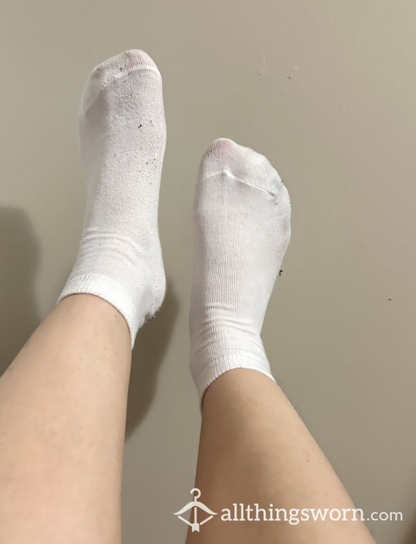 Simple White Ankle Socks