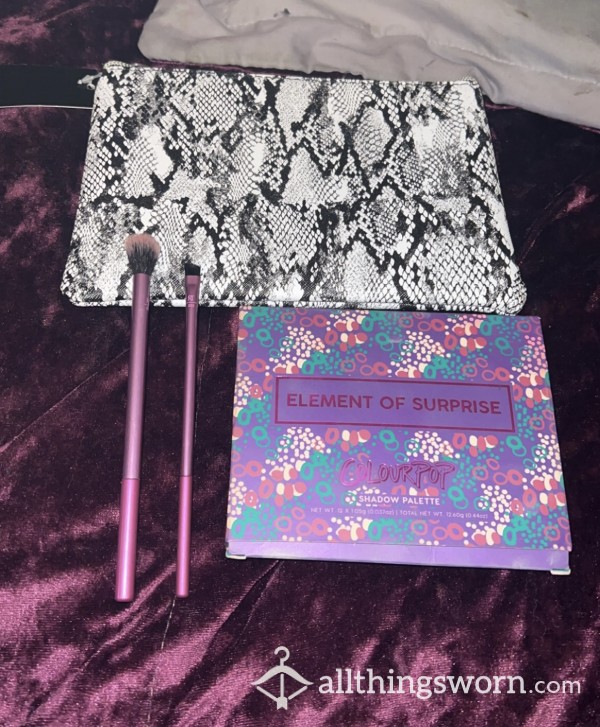 Sissy Makeup Package: Eyeshadow Palettes, Brushes And Makeup Bag