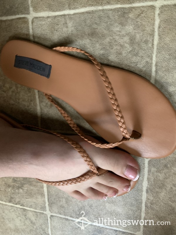 Size 10 Women’s Very Worn Sandals