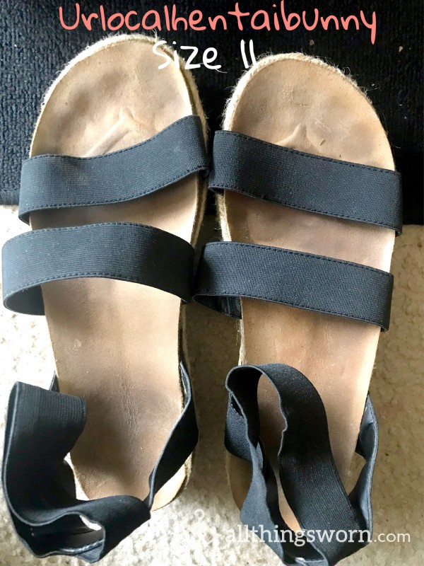 Size 11 Well Used Black And Tan Wedges