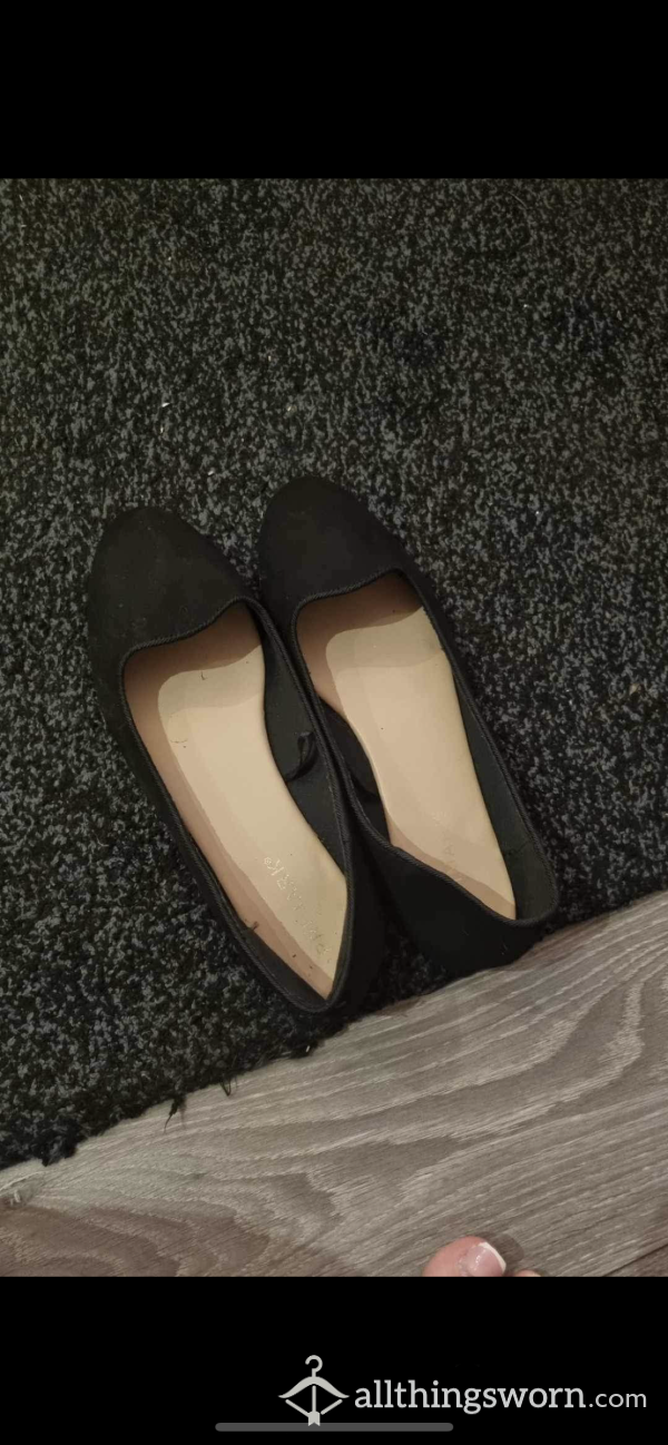 Size 5 Smelly Worn Flats