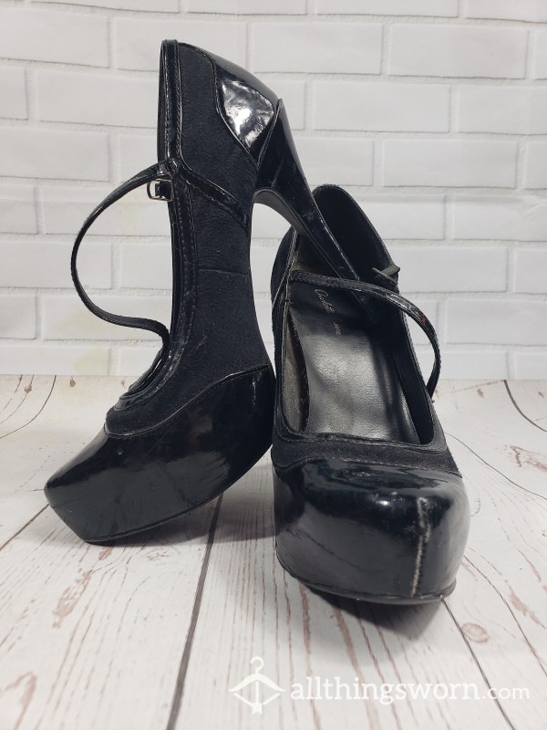 Size 6 Black Mary-Jane 4.5" Heels