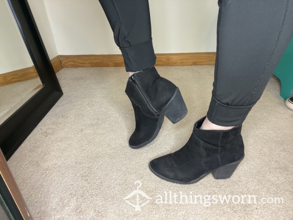 Size 6.5 Black Suede Western-Style Heeled Booties