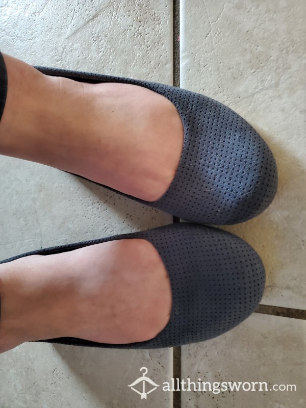 Size 6.5 Very Worn Stinky Blue Memory Foam Shoes
