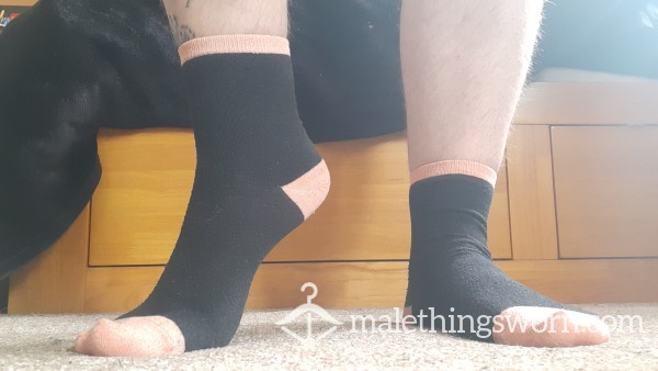 Size 8 Black And Orange Socks