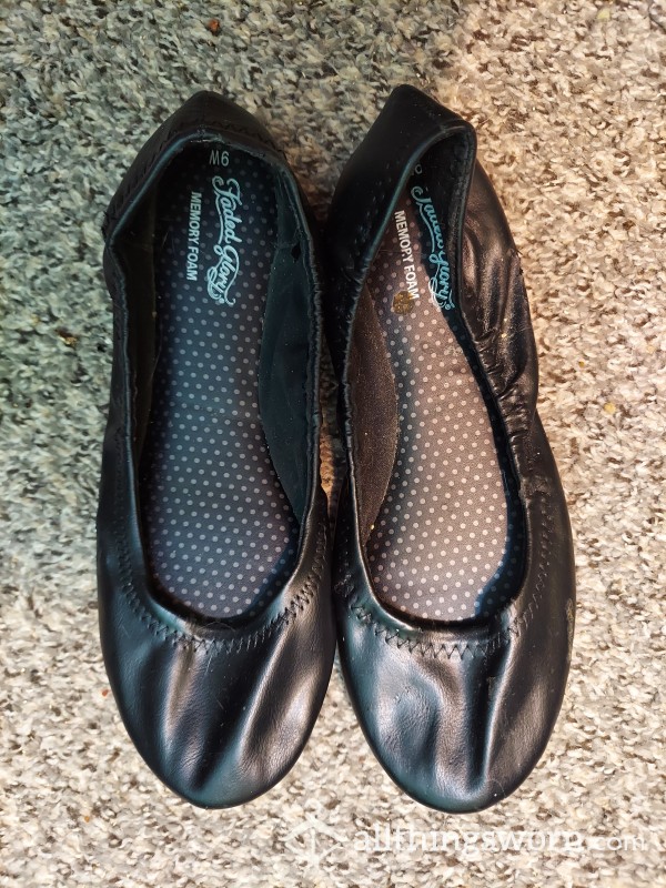 Size 9 Pu Leather Flats [shipping Included]
