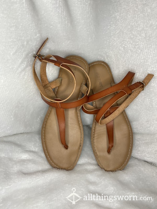 Size 8 • Sandals • Summer Shoes • Well Loved And Taken Care Of