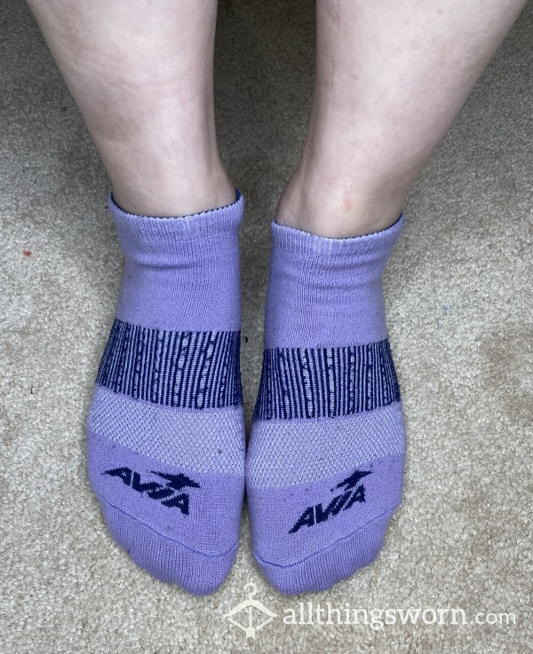 Small Light Purple Well-Worn Avia Athletic/Workout Socks
