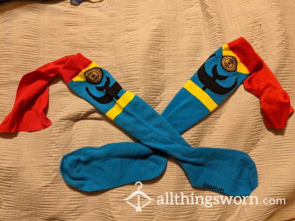🛒📸💗 Small 💗 Marvel 💗 Cotton/Polyester Blend 💗 "cape" Socks 💗 My Sister Bought These For Me. Cape Flows In The Wind When You Run💗 Doctor Strange Logo 💗