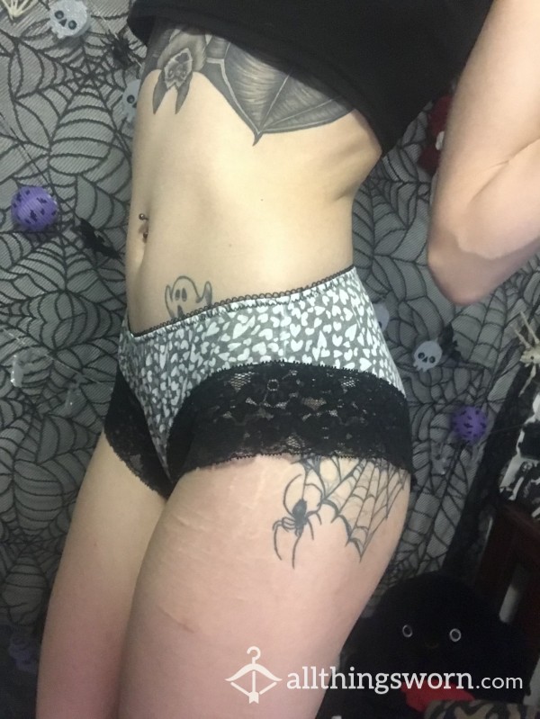♡ Black & White Heart Print Cotton Brief Style With Thick Black Lace Trim And Little Light Blue Bow ♡ Size 10 ♡ 24hr/12hr/video Request Wear ♡