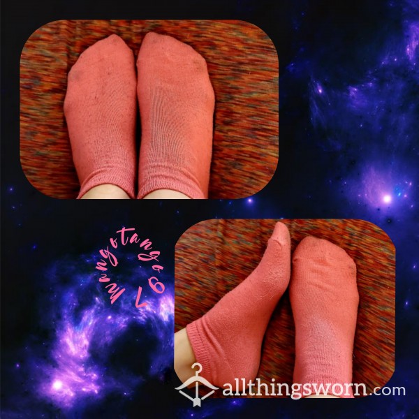 🤢 Smelly Hot Pink Ankle Socks 🤢