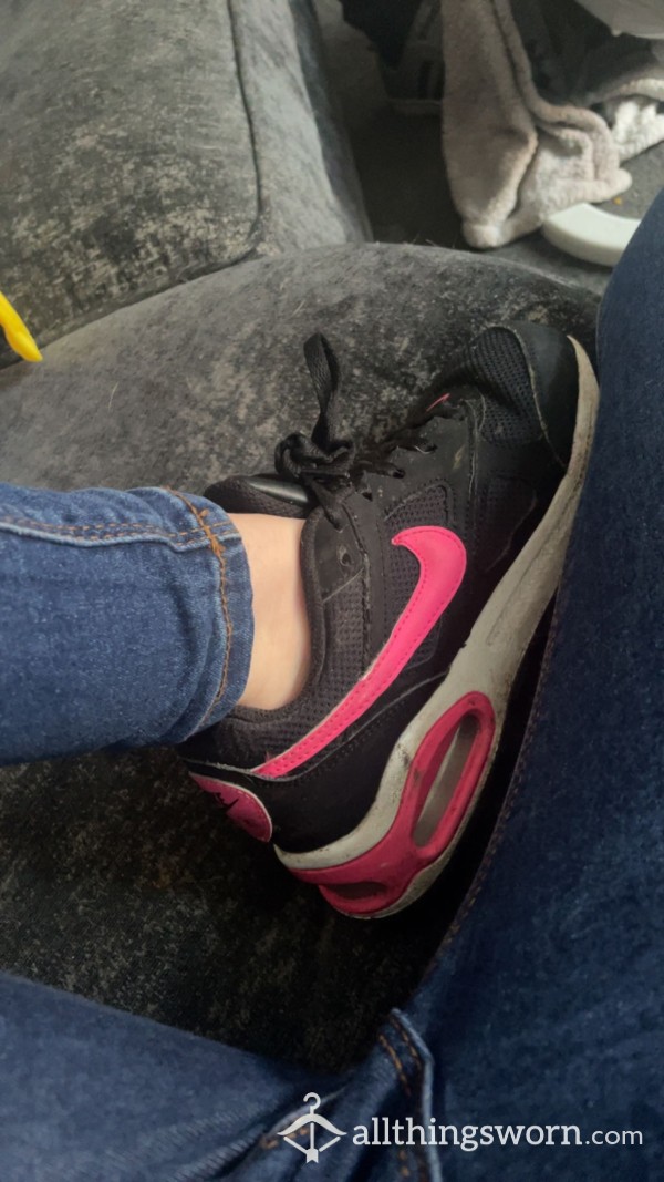 Smelly Nike Air Max Trainers