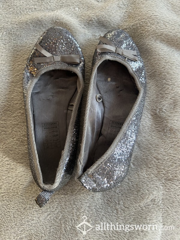 Used Stinky Sparkly Flat Glitter Worn Shoes Size5