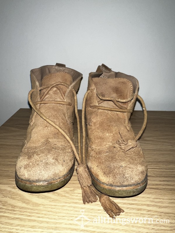 Smelly Suede Ankle Boots