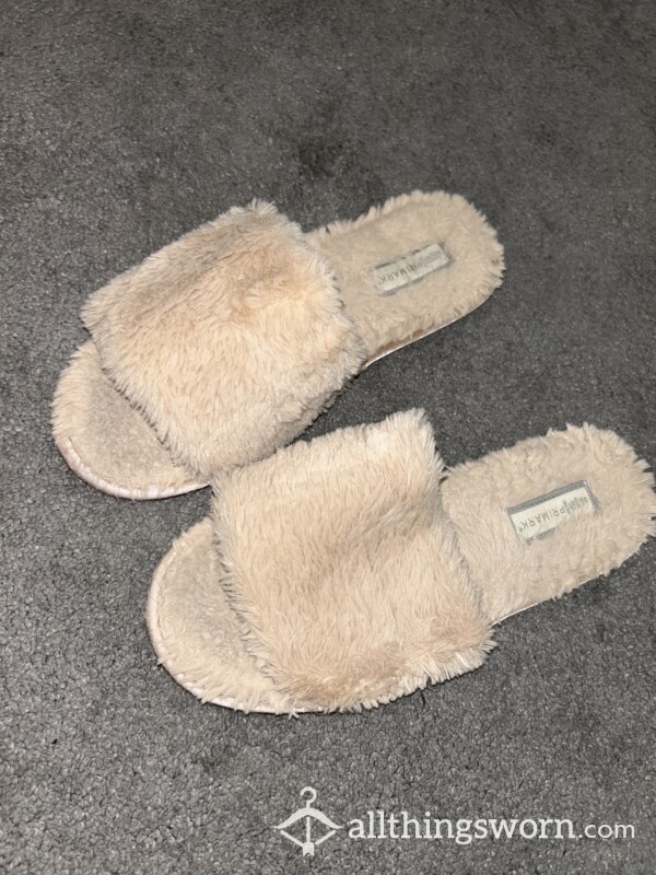 SMELLY SWEATY DIRTY RUINED SLIPPERS 🥿👃