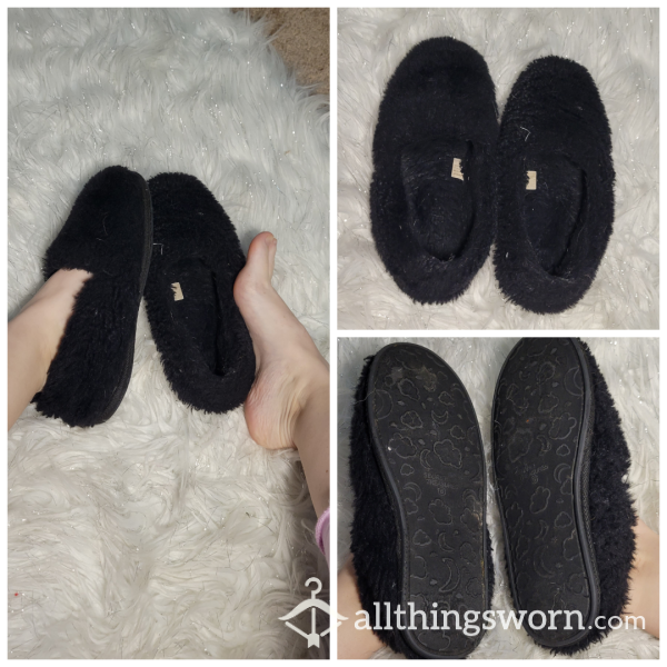 SMELLY & Well Worn Fluffy Slippers In Size Six & Still Wearing!