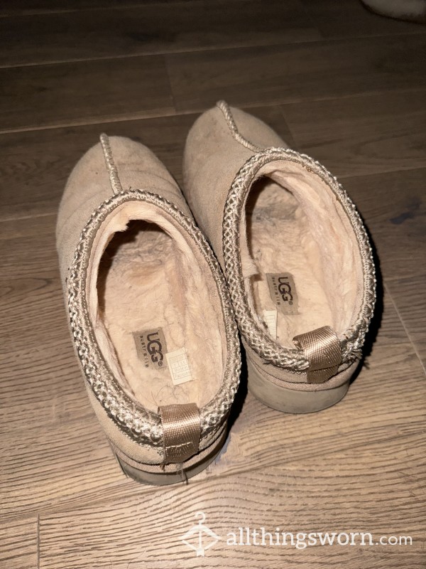 SOLD! Smelly Well Worn Uggs