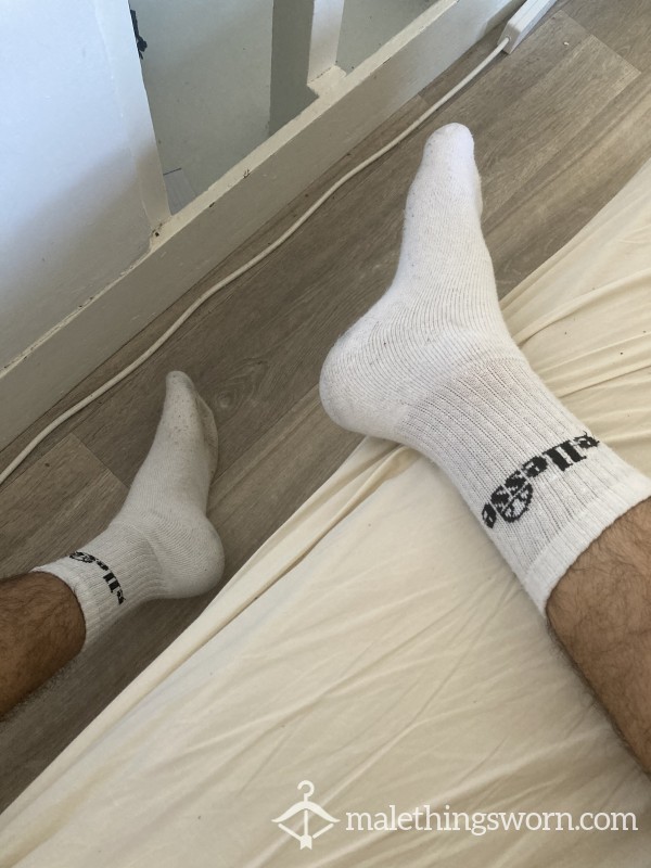 Smelly White Socks 🦶