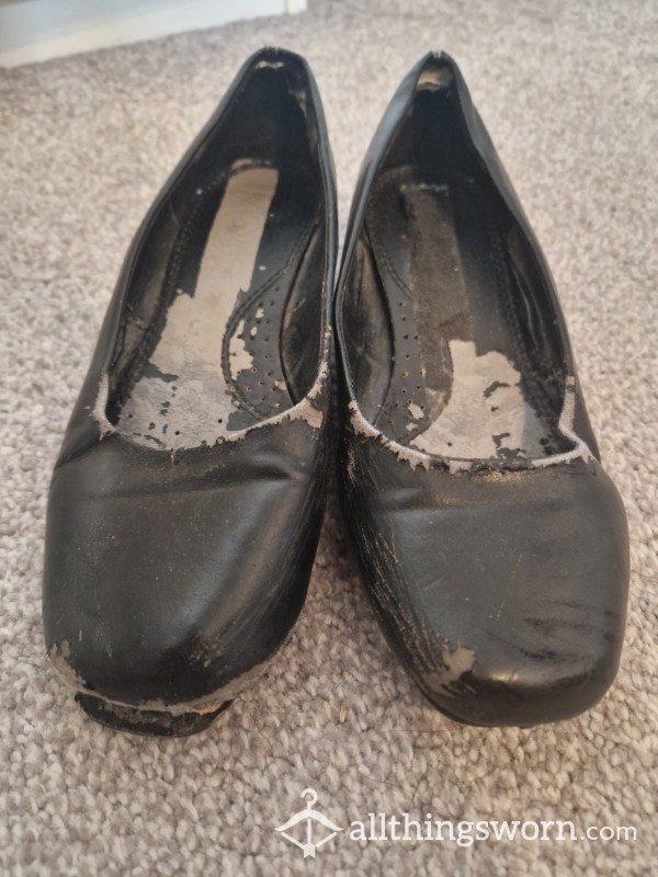 Smelly Worn Flat Cabin Crew Shoes