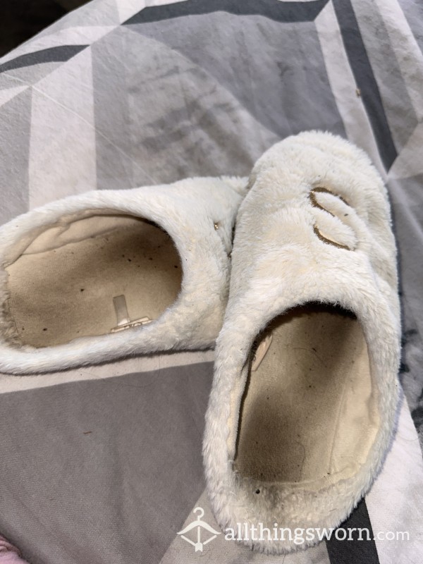 Smelly Worn Out Slippers 🦶