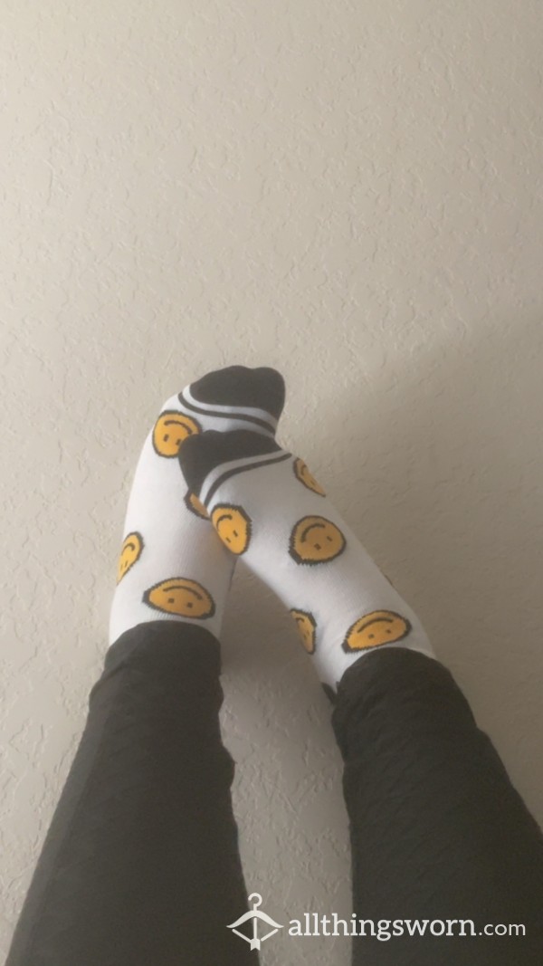 Smile Emoji Socks 🙂🧦💛