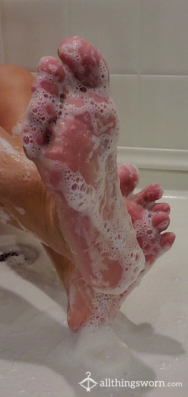5 Min Video: Soapy, Sexy Feet!