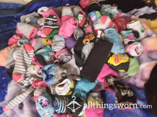 👣Sock Drawer Dump!👣 Get 2 Pairs For 20$🧦 I ~seriously~ Need To Empty Out My Collection Of Socks 🙃